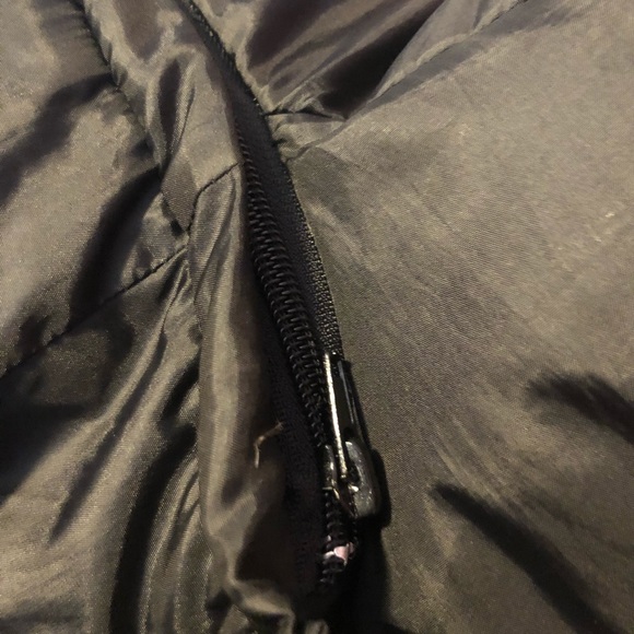 black puffy jacket - Picture 6 of 7